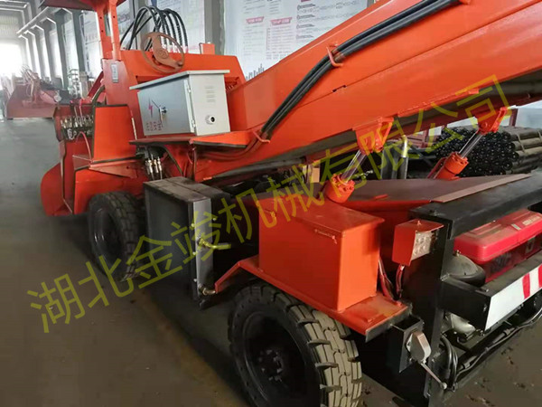 120型輪式皮帶扒渣機1.jpg
